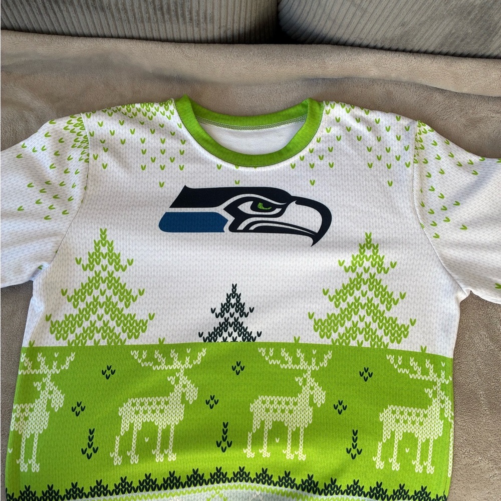Fanatics Green and White Crewneck Sweater